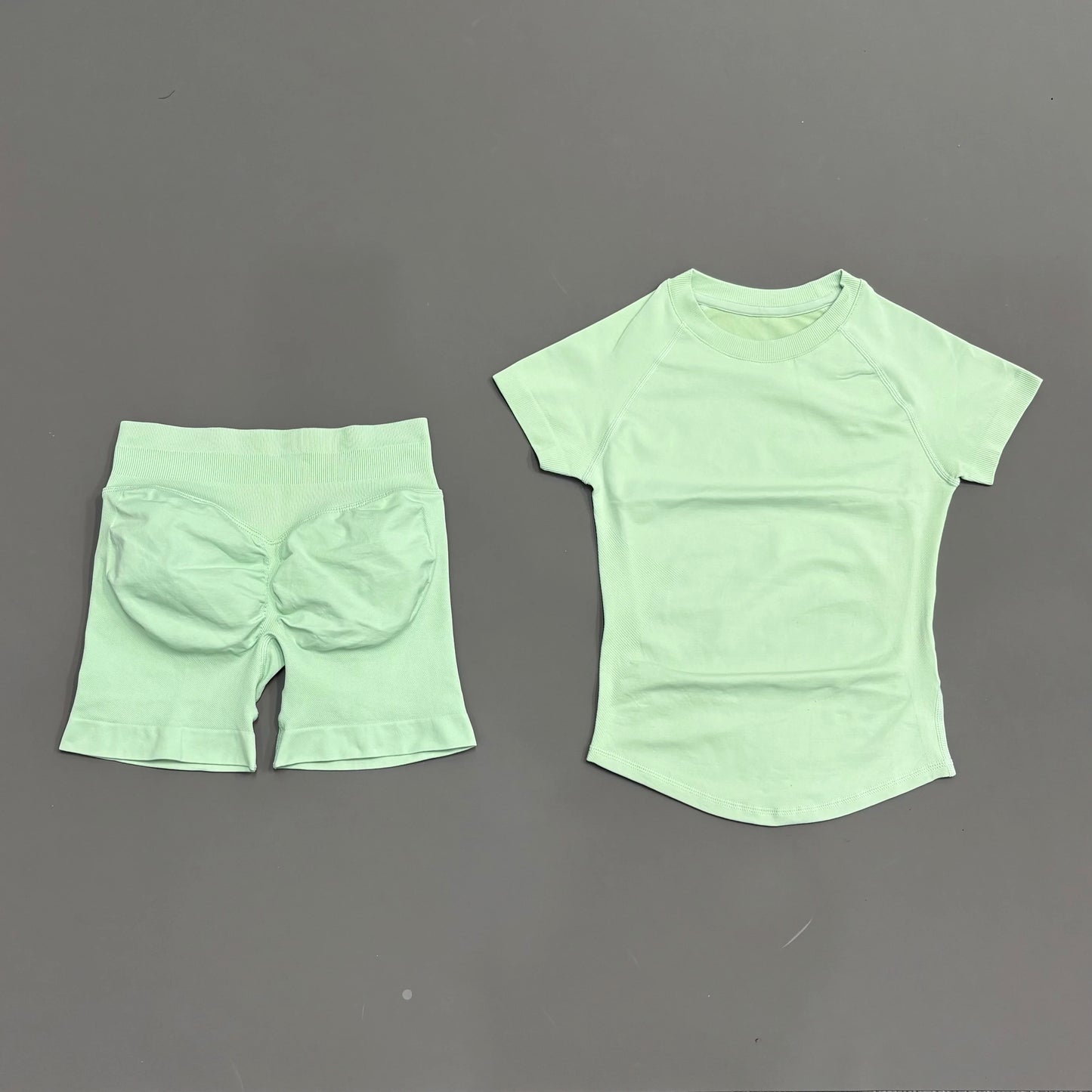 2Pcs Women Fitness Set Short Sleeve Low Ribbed Waist Shorts Ruched Butt Lifting Quick Dry Breathable Stretch Gym Workout Set